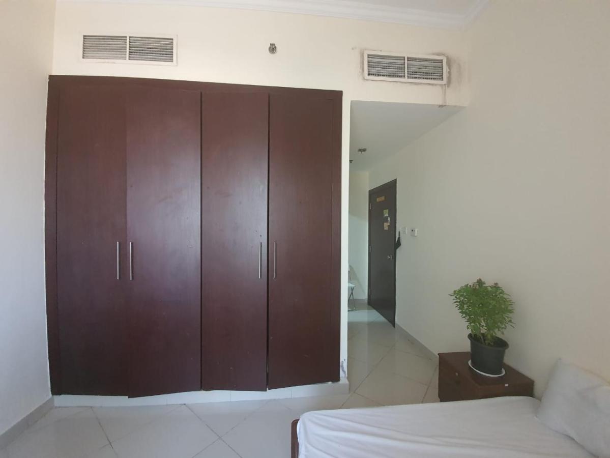 One Masterbedroom In 2 Bedroom Apt,Al Darwesh,Al Barsha 1 Dubaj Exteriér fotografie